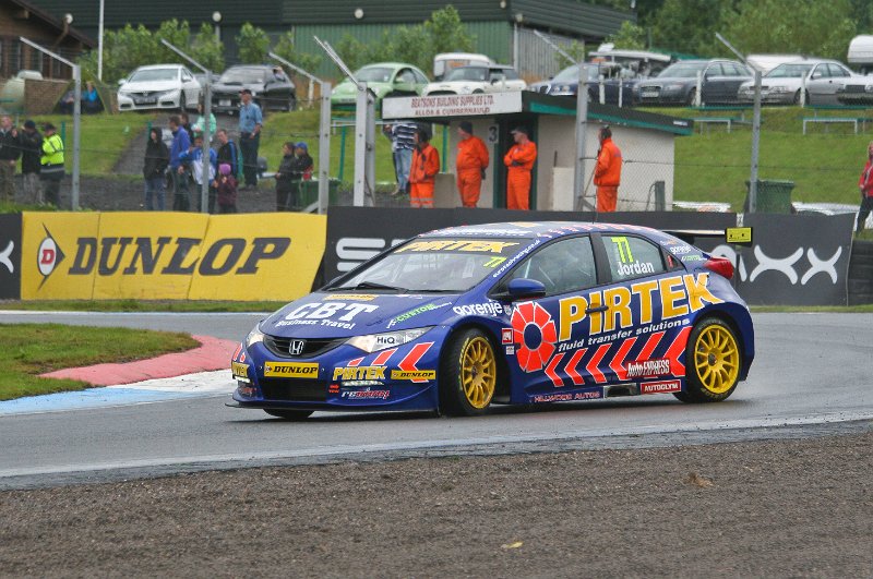 BTCC_races_Knockhill_August_26th_2012 (16).jpg